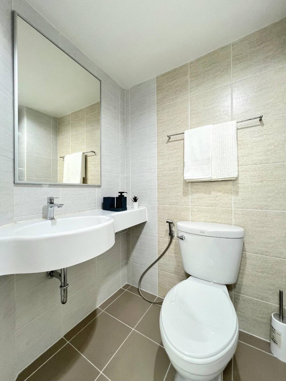 For SaleCondoLadkrabang, Suwannaphum Airport : 🎉A beautiful condo like this, with a salary of 💥14,000💥, you can own it ((Lumpini Ville On Nut-Lat Krabang 2)) Newly decorated 🎁 with electrical appliances, stay in your favorite corner, even if you are single, live comfortably✨ Hurry up and be the owner