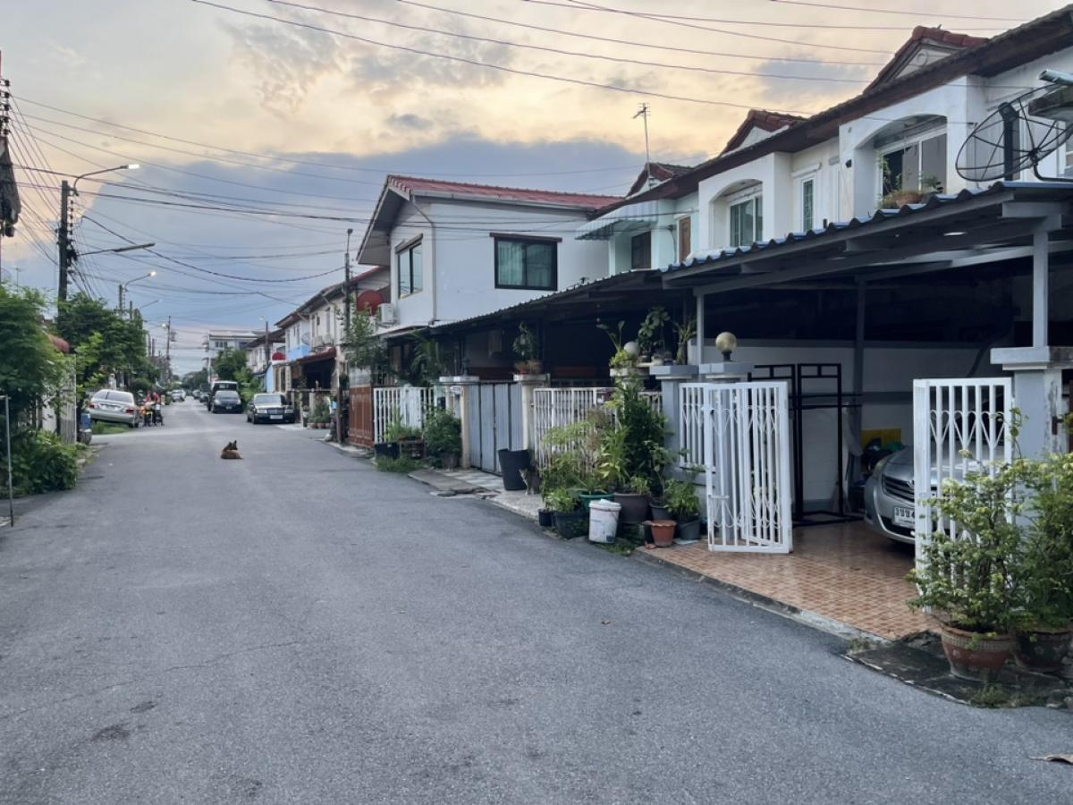 For SaleTownhomeNawamin, Ramindra : Townhouse for sale, Soi Khubon 6, Ram Intra, Manimat, beautiful house for sale, cheap, first come first served.