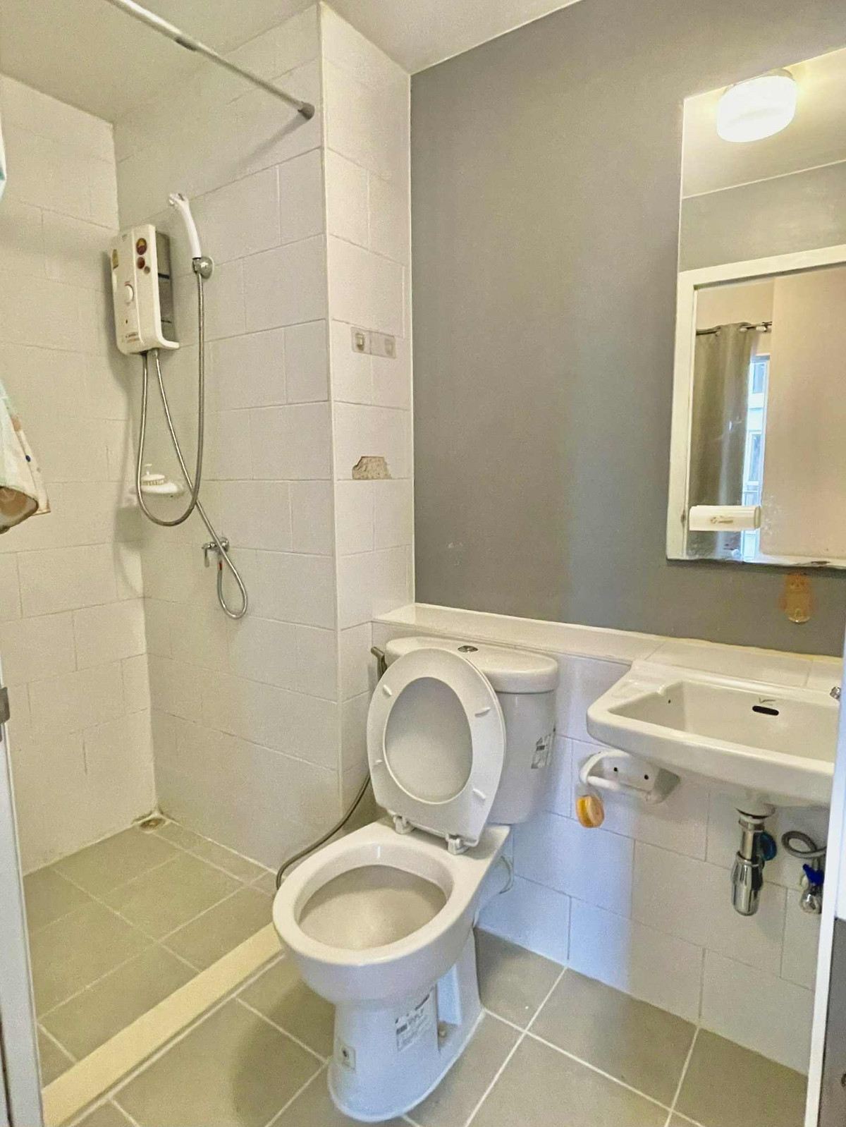 ให้เช่าพลัมคอนโดพาร์ครังสิต เฟส3 ชั้น5 วิวใน ห้องมุม เครื่องใช้ไฟฟ้าครบ มีเครื่องซักผ้า  ล้างแอร์ให้ฟรีตลอดอายุสัญญา มีทำประกันห้องส่วนตัวให้แล้ว  Loading...