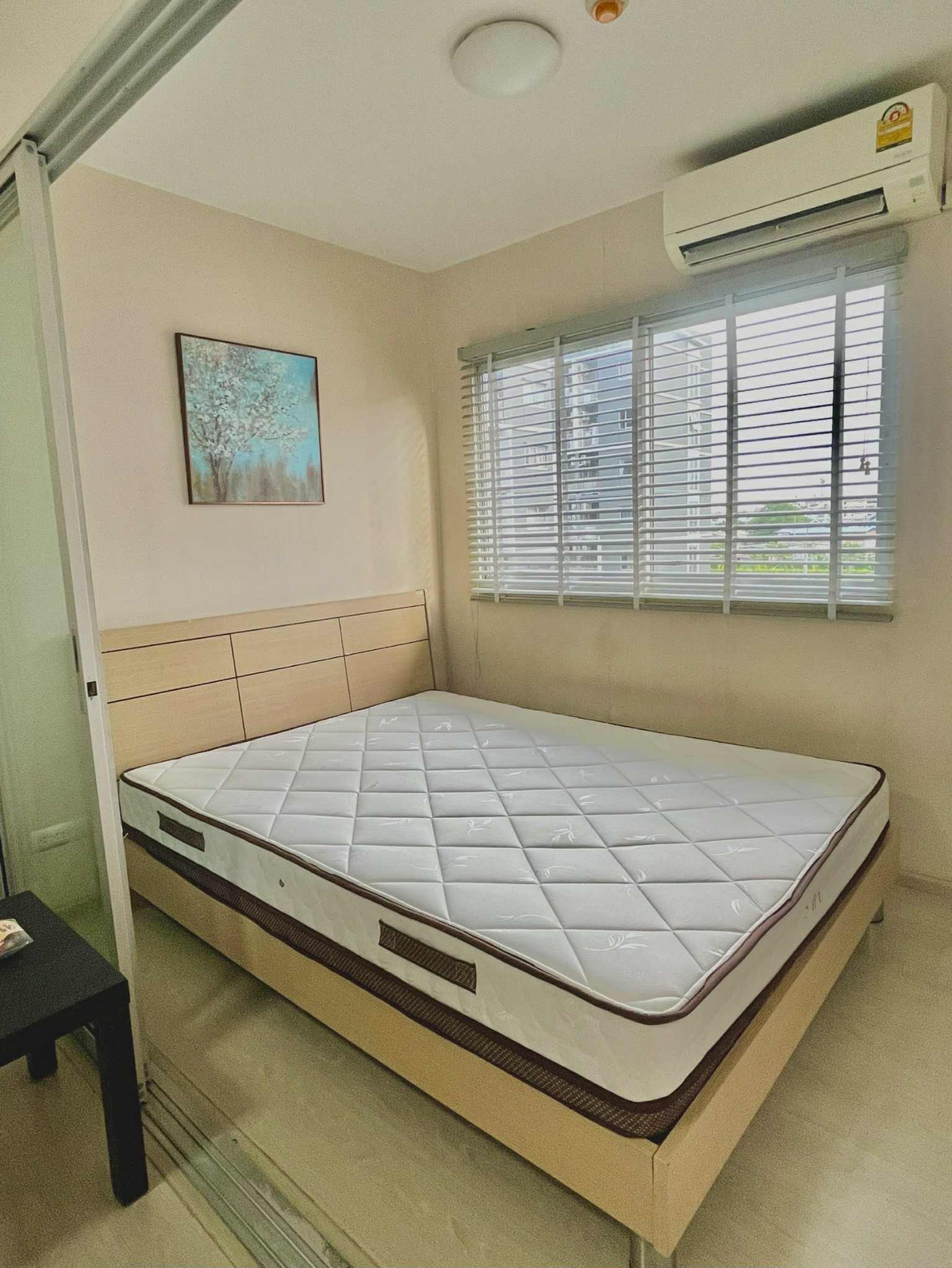 ให้เช่าคอนโดปทุมธานี รังสิต ธรรมศาสตร์ : ให้เช่าพลัมคอนโดพาร์ครังสิต เฟส3 ชั้น5 วิวใน ห้องมุม เครื่องใช้ไฟฟ้าครบ มีเครื่องซักผ้า  ล้างแอร์ให้ฟรีตลอดอายุสัญญา มีทำประกันห้องส่วนตัวให้แล้ว 