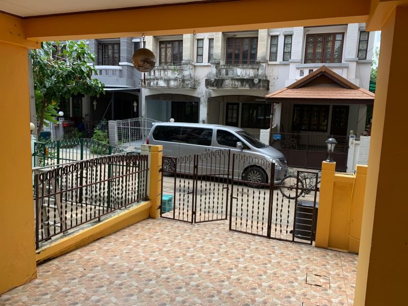 For SaleTownhomeNakhon Pathom : Townhouse 3.5 floors, 21.2 sq m., Busarin Village, Line 4, Krathum Lom Subdistrict, Sam Phran District, Nakhon Pathom Province