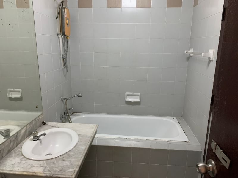 For SaleTownhomeNakhon Pathom : Townhouse 3.5 floors, 21.2 sq m., Busarin Village, Line 4, Krathum Lom Subdistrict, Sam Phran District, Nakhon Pathom Province