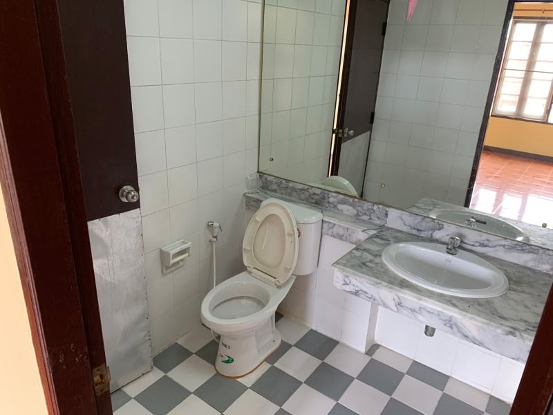 For SaleTownhomeNakhon Pathom : Townhouse 3.5 floors, 21.2 sq m., Busarin Village, Line 4, Krathum Lom Subdistrict, Sam Phran District, Nakhon Pathom Province