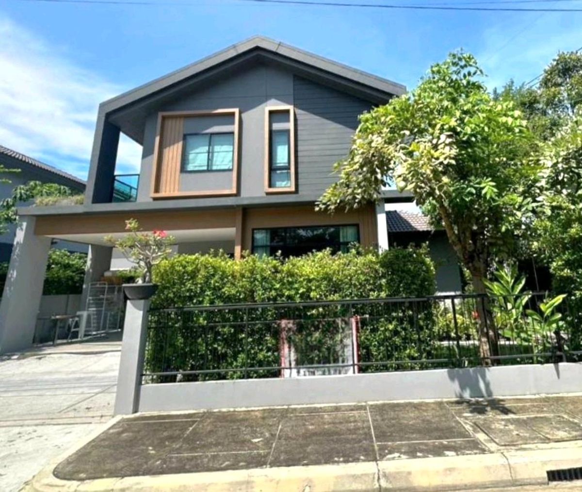 ให้เช่าบ้านปทุมธานี รังสิต ธรรมศาสตร์ : ให้เช่าบ้านเดี่ยว2ชั้น(หลังหัวมุม) 63ตรว. คณาสิริ 346 ราชพฤกษ์