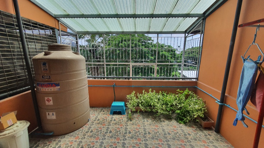 For SaleShop HouseKaset Nawamin,Ladplakao : Urgent sale!! 4-story shophouse near Satri Wittaya 2 School Sukonthasawat Rd., good condition, beautifully decorated, ready for use.