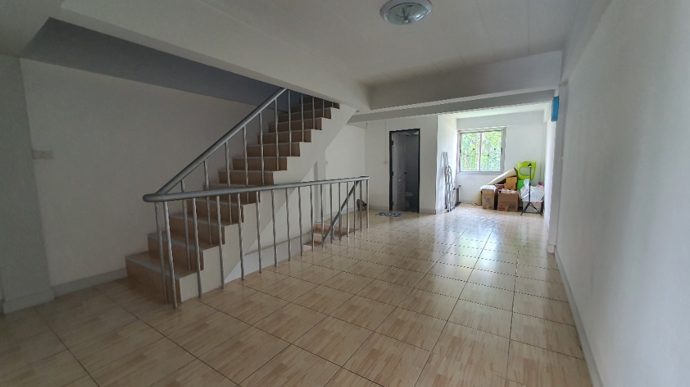 For SaleShop HouseKaset Nawamin,Ladplakao : Urgent sale!! 4-story shophouse near Satri Wittaya 2 School Sukonthasawat Rd., good condition, beautifully decorated, ready for use.