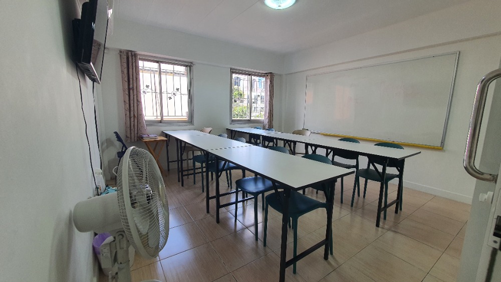 For SaleShop HouseKaset Nawamin,Ladplakao : Urgent sale!! 4-story shophouse near Satri Wittaya 2 School Sukonthasawat Rd., good condition, beautifully decorated, ready for use.