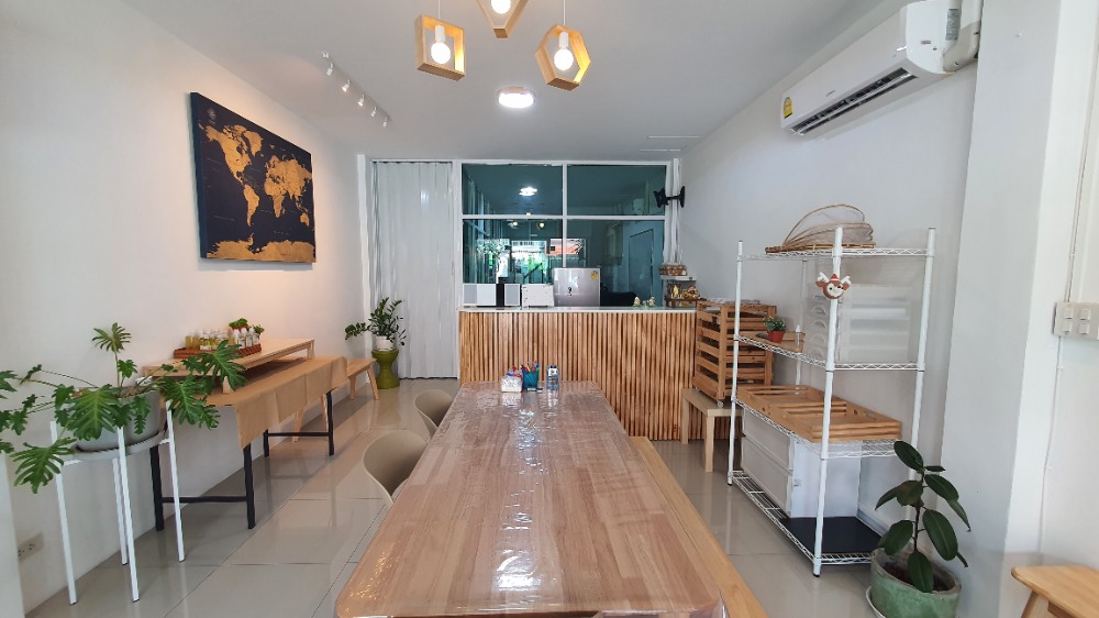 For SaleShop HouseKaset Nawamin,Ladplakao : Urgent sale!! 4-story shophouse near Satri Wittaya 2 School Sukonthasawat Rd., good condition, beautifully decorated, ready for use.