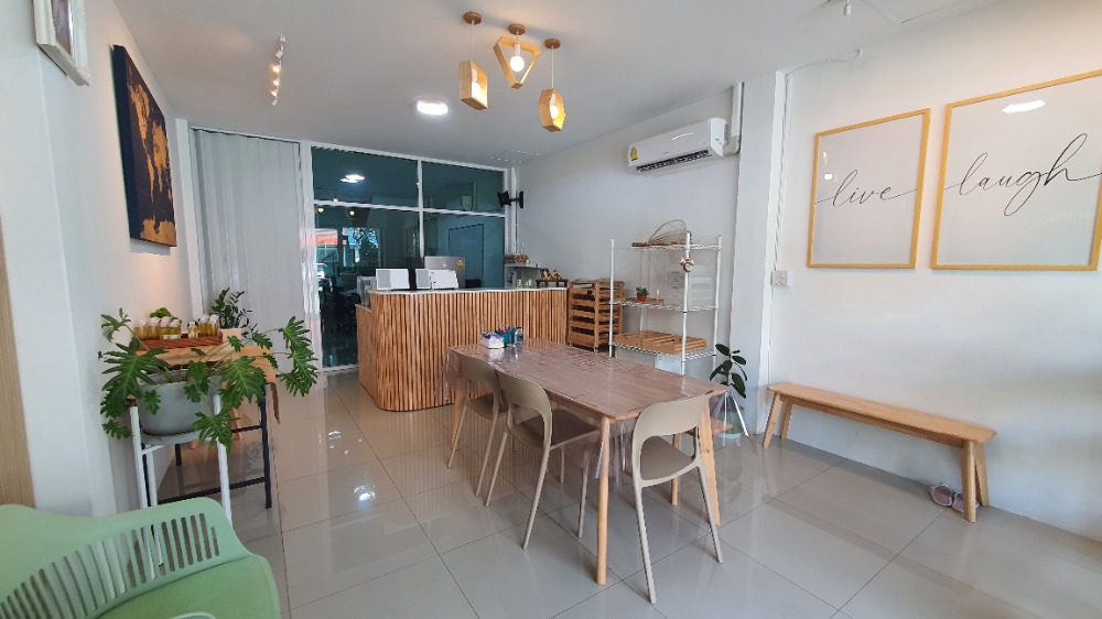 For SaleShop HouseKaset Nawamin,Ladplakao : Urgent sale!! 4-story shophouse near Satri Wittaya 2 School Sukonthasawat Rd., good condition, beautifully decorated, ready for use.