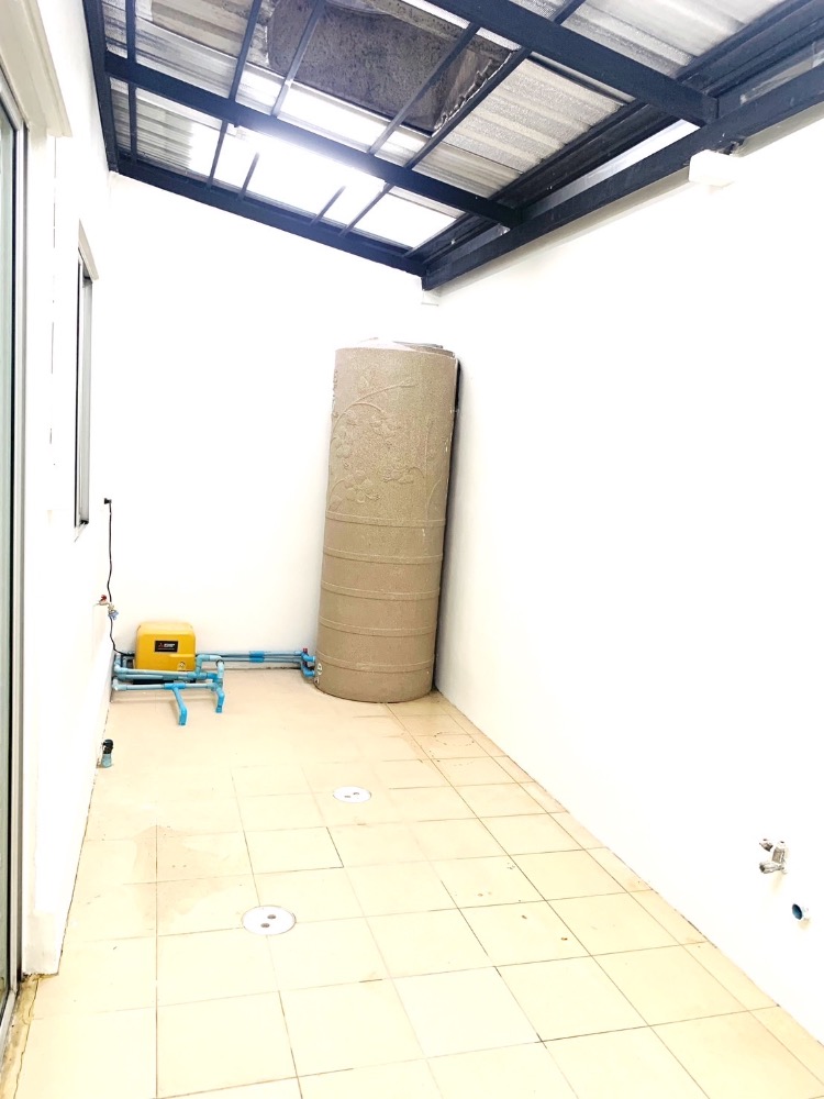 ให้เช่าทาวน์โฮมนวมินทร์ รามอินทรา : ให้เช่าทาวน์โฮม The Connect 20 ทางด่วนวัชรพล เฟอร์ครบ ใกล้ทางด่วน, BTS สถานีสะพานใหม่