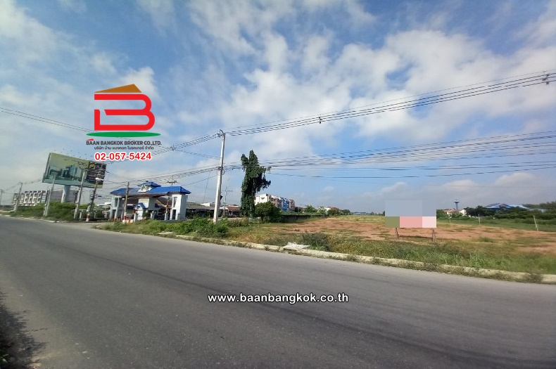 For SaleLandPathum Thani,Rangsit, Thammasat : Vacant land, next to road no. 3004 (Lam Luk Ka - Khlong 7), area 28-2-42.9 rai, near the traffic light intersection, road no. 3004, Bueng Kham Phroi Subdistrict, Lam Luk Ka District, Pathum Thani Province