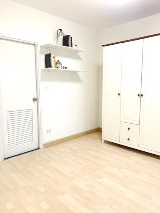 For RentTownhomeNawamin, Ramindra : Townhome for rent, The Connect, Watcharapol Expressway, near Sukhapiban 5, only 5 minutes.