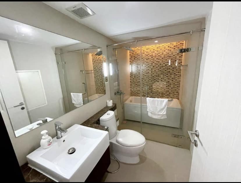 ให้เช่าคอนโดสุขุมวิท อโศก ทองหล่อ : Lenice Ekamai, 2 bed, 35000 per month