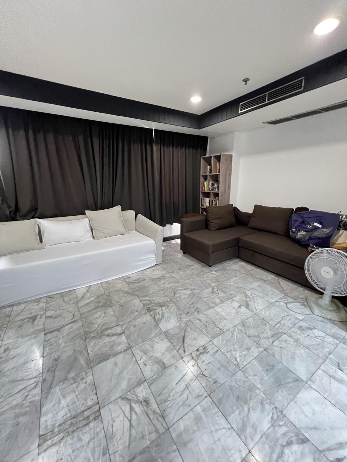 ให้เช่าคอนโดวิทยุ ชิดลม หลังสวน : คอนโดวิวใจกลางเมือง 2 ห้องนอน 120 ตร.ม. พร้อมอยู่ที่ Wittayu Complex เช่าเพียง 46,000 บ./ด. ใกล้ BTS เพลินจิตและห้างดัง!