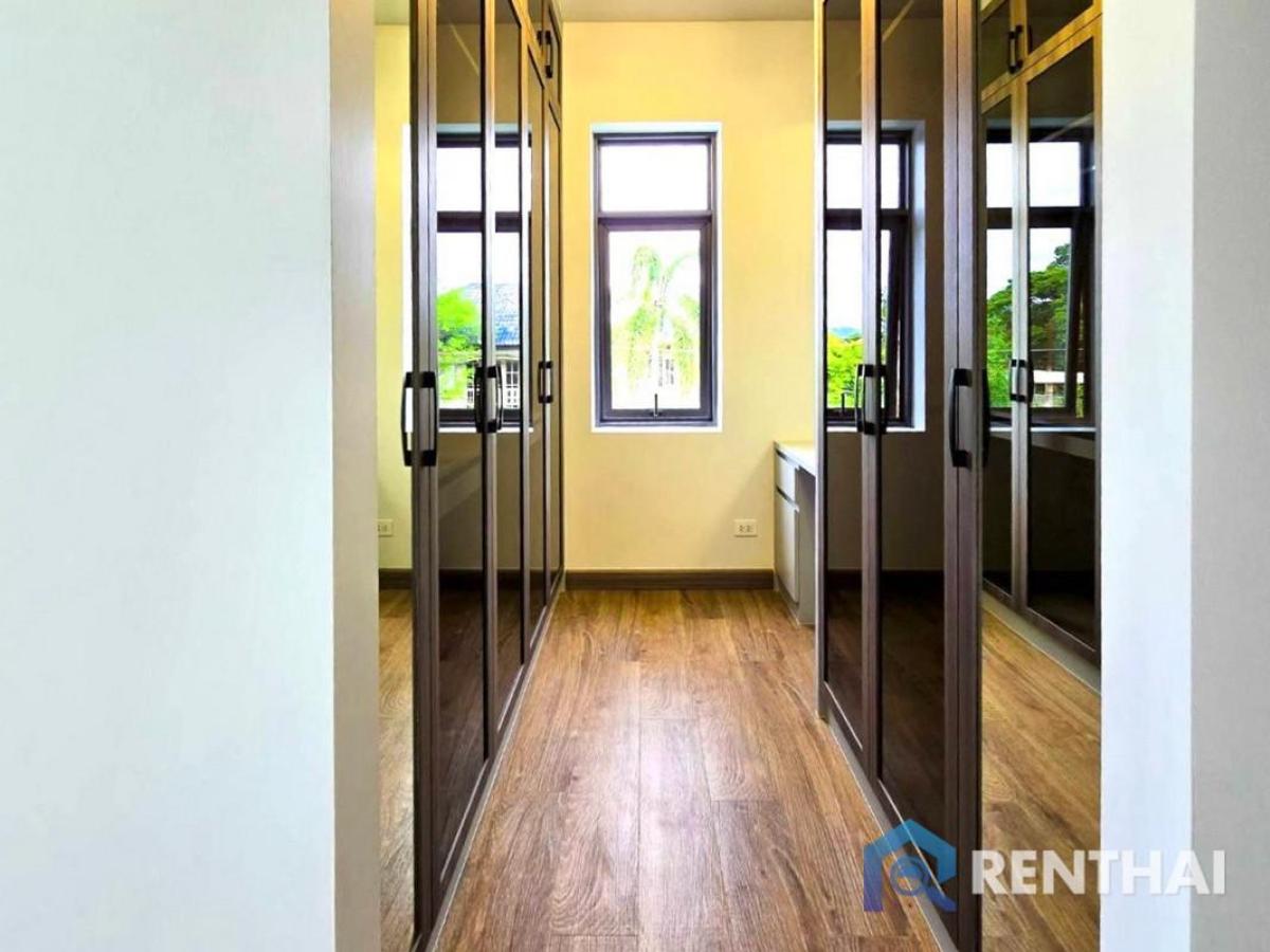 ขายบ้านพัทยา บางแสน ชลบุรี สัตหีบ : บ้านเดี่ยว โมเดิร์น สไตล์ ทำเลขอบอ่างมาบประชัน