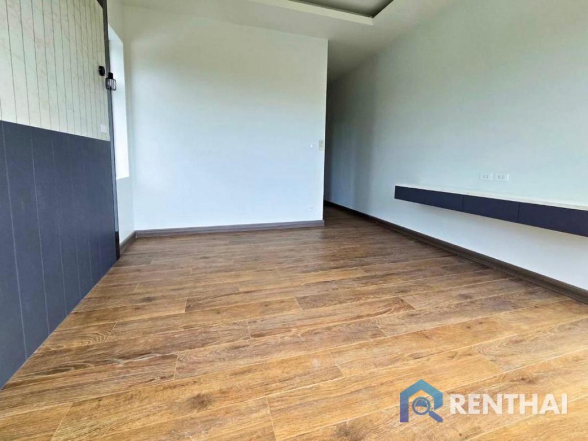 ขายบ้านพัทยา บางแสน ชลบุรี สัตหีบ : บ้านเดี่ยว โมเดิร์น สไตล์ ทำเลขอบอ่างมาบประชัน