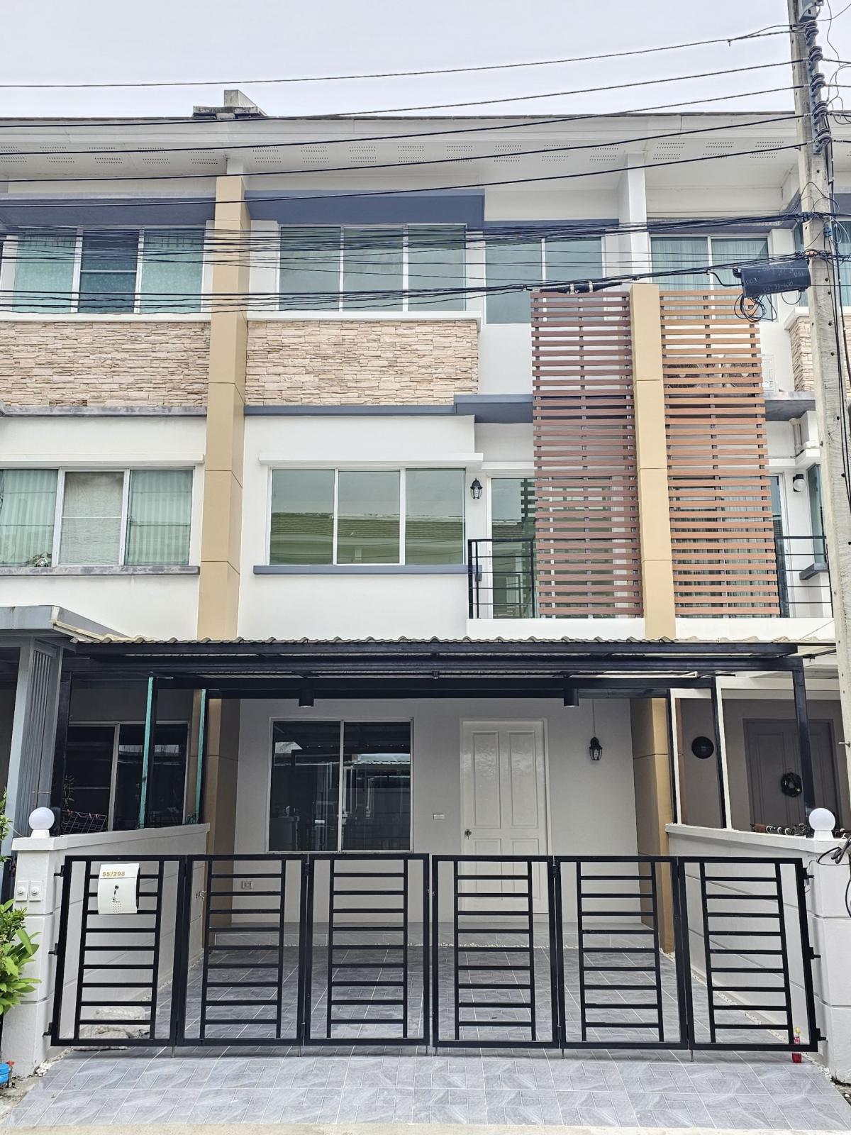 ขายทาวน์โฮมเกษตร นวมินทร์ ลาดปลาเค้า : ขาย ถูก 📣 ทาวน์โฮม 3 ชั้น ม.ทาวน์พลัส เกษตรนวมินทร์ ปรับปรุงใหม่ สวย พร้อมอยู่ ☎️ 094-429-7915 (เปิ้ล)
