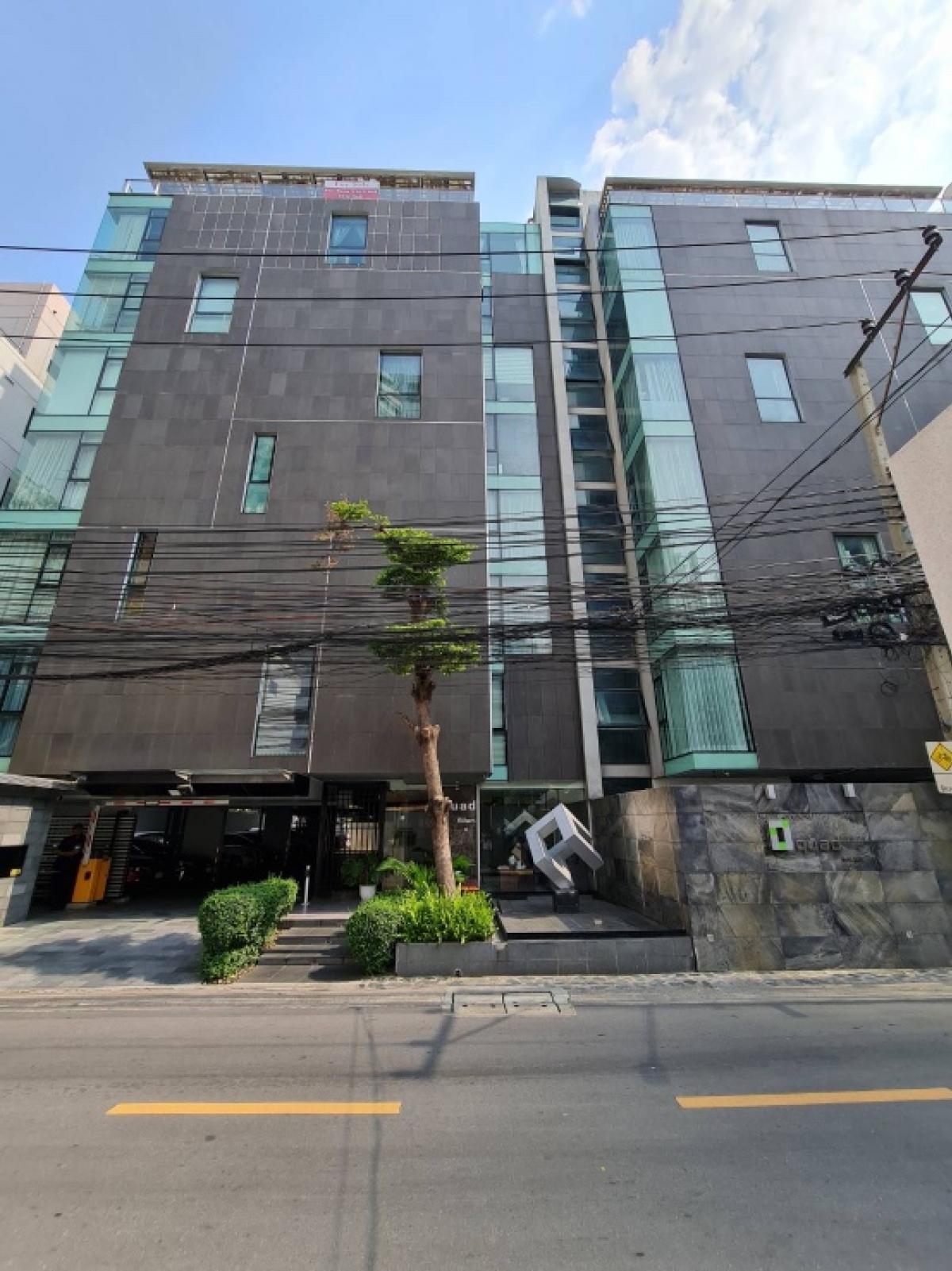 For RentCondoSilom, Saladaeng, Bangrak : Condo for rent, Quad Silom | Quad Silom Usable area: 60.89 sq m.  Bedrooms: 2 rooms  Bathrooms: 2 rooms