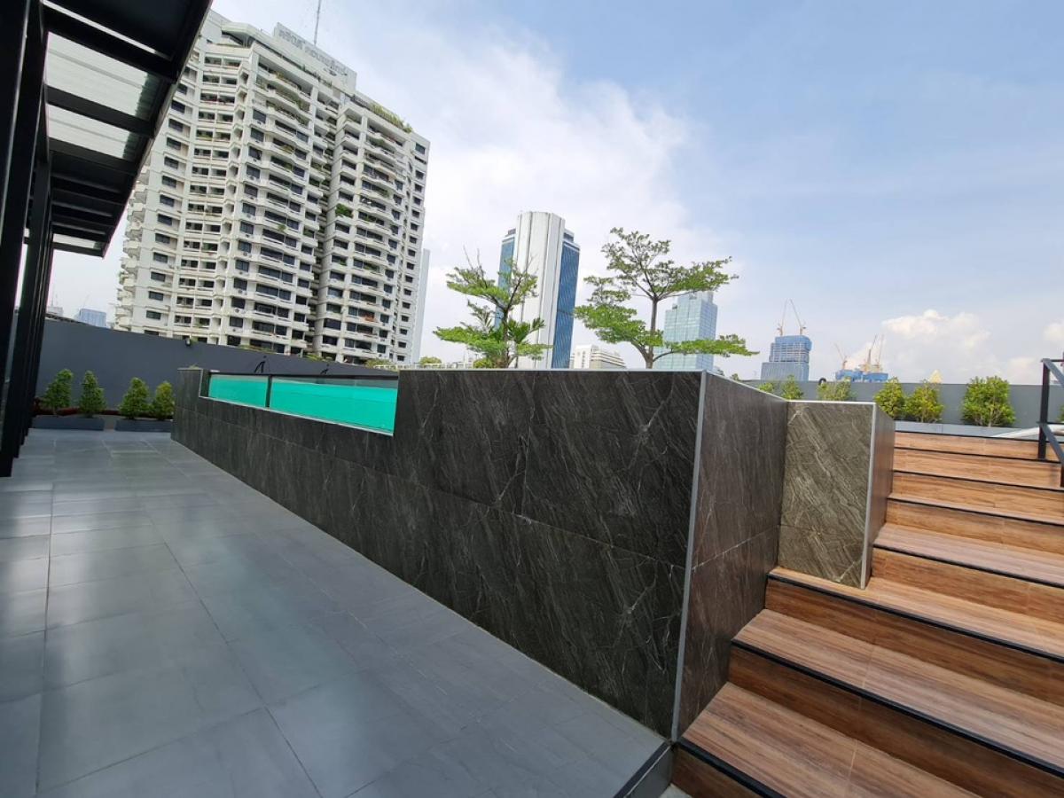 For RentCondoSilom, Saladaeng, Bangrak : Condo for rent, Quad Silom | Quad Silom Usable area: 60.89 sq m.  Bedrooms: 2 rooms  Bathrooms: 2 rooms