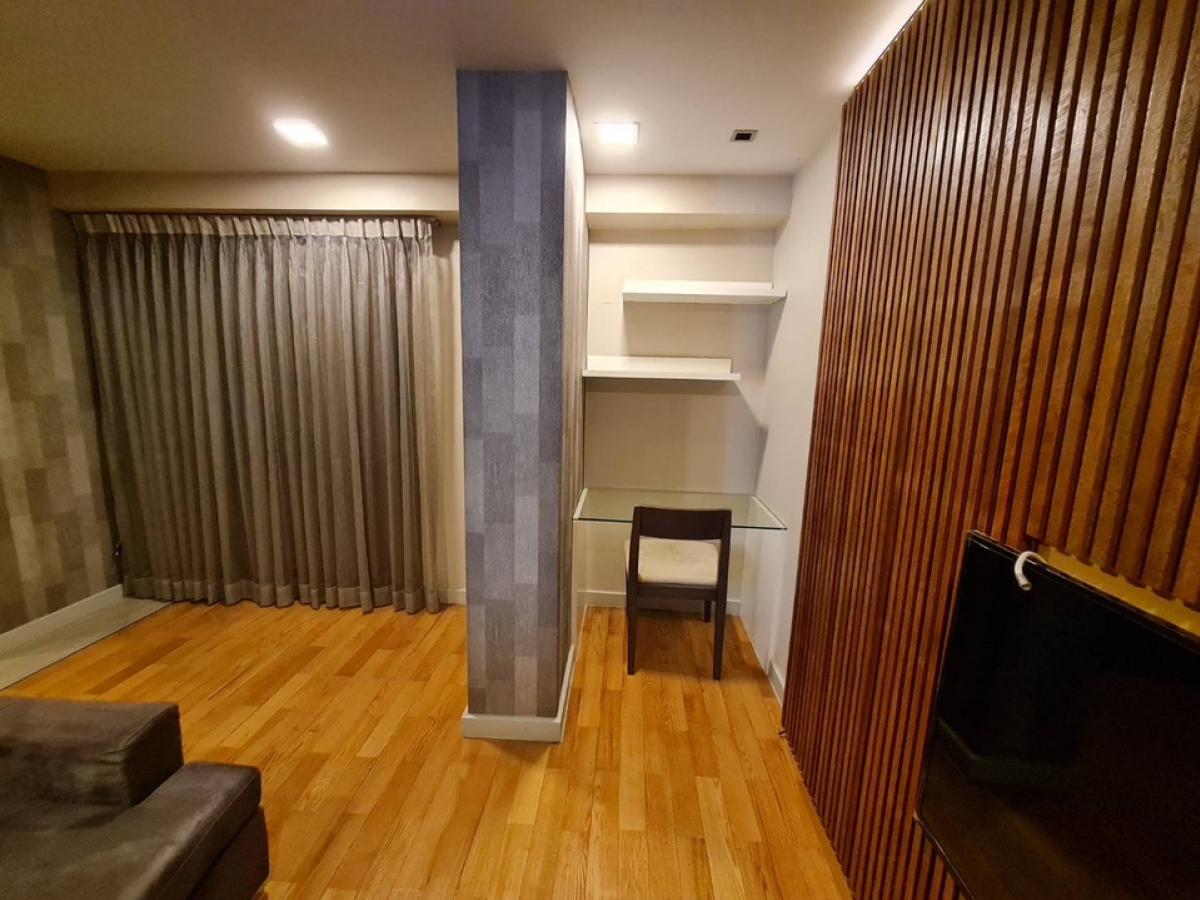 For RentCondoSilom, Saladaeng, Bangrak : Condo for rent, Quad Silom | Quad Silom Usable area: 60.89 sq m.  Bedrooms: 2 rooms  Bathrooms: 2 rooms