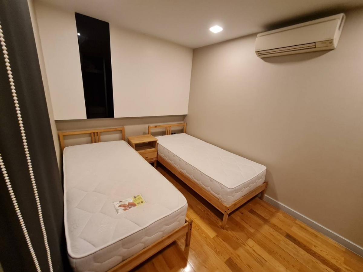 For RentCondoSilom, Saladaeng, Bangrak : Condo for rent, Quad Silom | Quad Silom Usable area: 60.89 sq m.  Bedrooms: 2 rooms  Bathrooms: 2 rooms