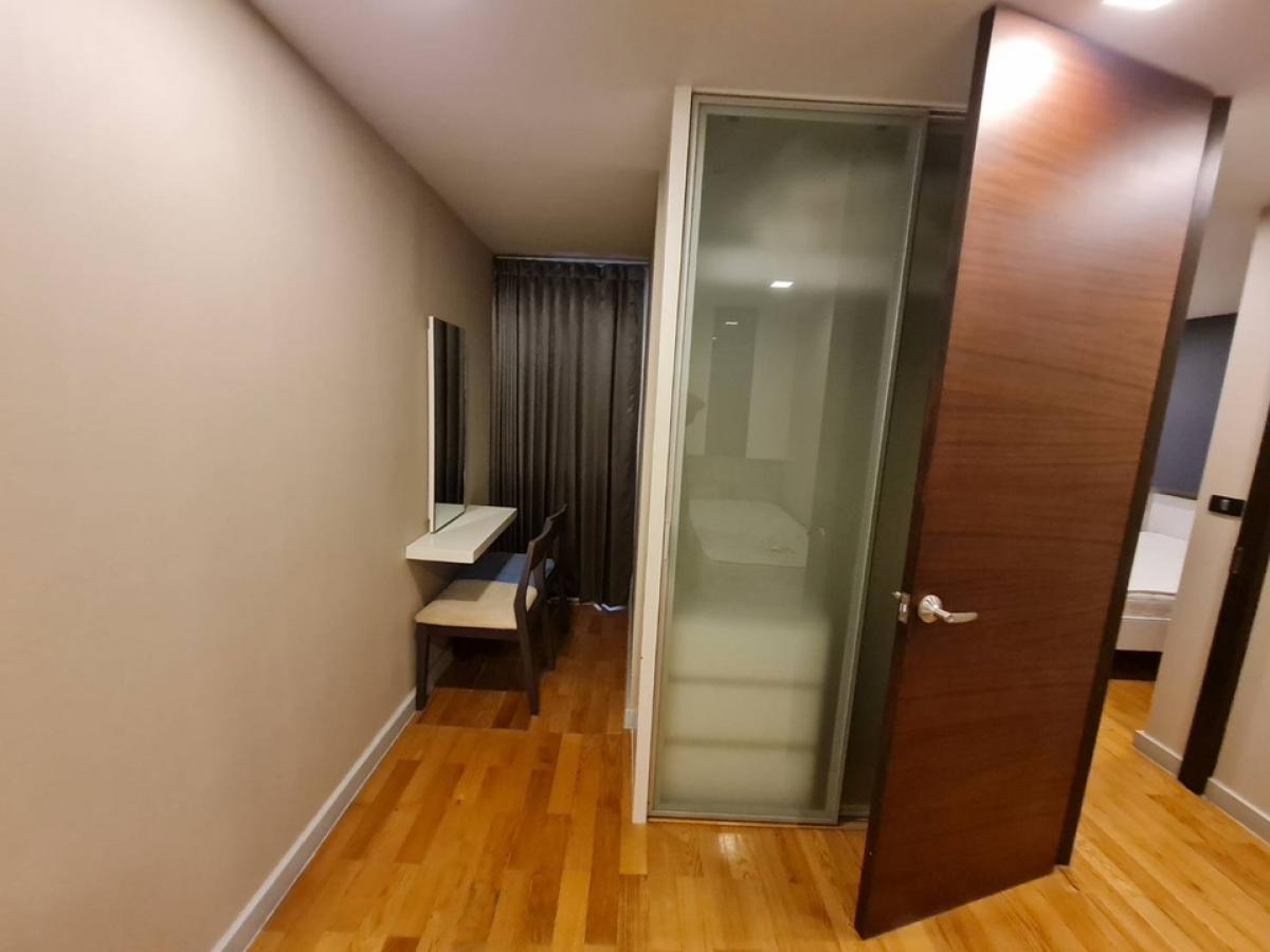 For RentCondoSilom, Saladaeng, Bangrak : Condo for rent, Quad Silom | Quad Silom Usable area: 60.89 sq m.  Bedrooms: 2 rooms  Bathrooms: 2 rooms