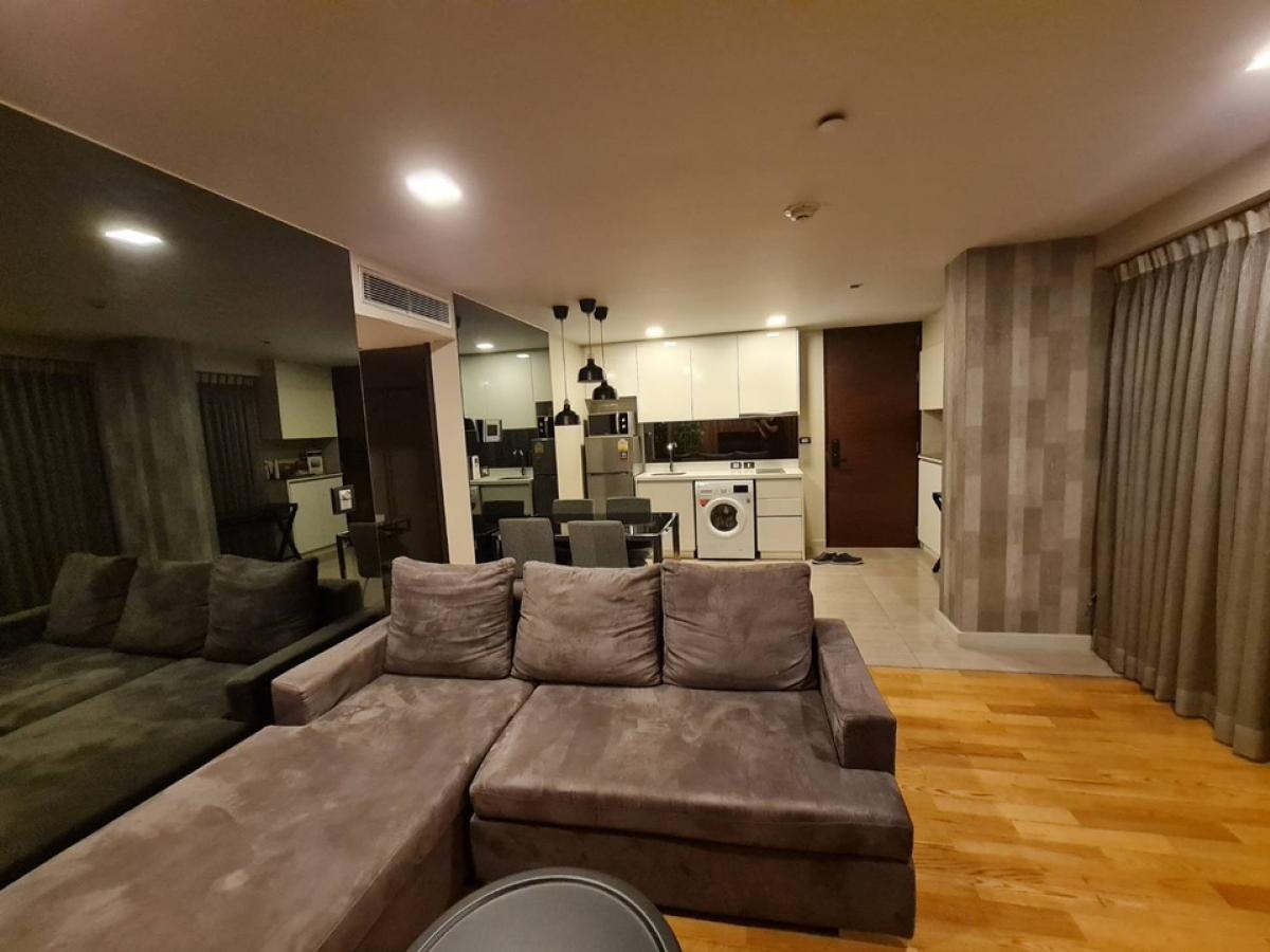 For RentCondoSilom, Saladaeng, Bangrak : Condo for rent, Quad Silom | Quad Silom Usable area: 60.89 sq m.  Bedrooms: 2 rooms  Bathrooms: 2 rooms