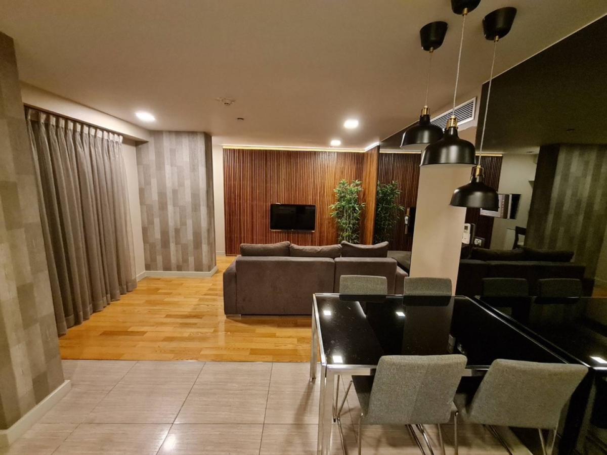 For RentCondoSilom, Saladaeng, Bangrak : Condo for rent, Quad Silom | Quad Silom Usable area: 60.89 sq m.  Bedrooms: 2 rooms  Bathrooms: 2 rooms