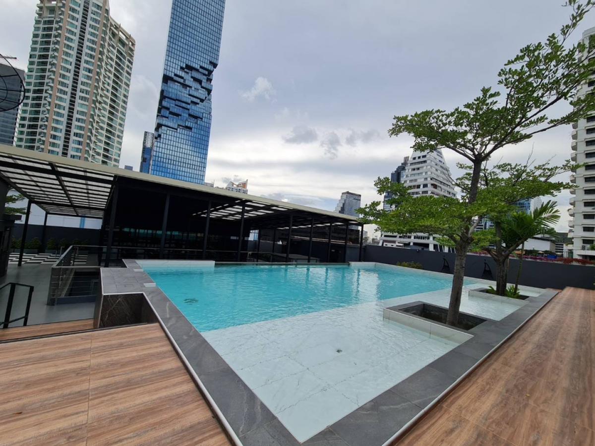 For RentCondoSilom, Saladaeng, Bangrak : Condo for rent, Quad Silom | Quad Silom Usable area: 60.89 sq m.  Bedrooms: 2 rooms  Bathrooms: 2 rooms