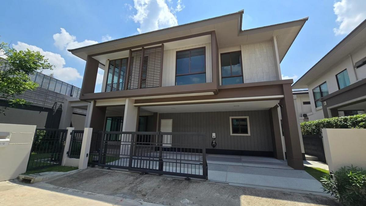 For SaleHousePattanakan, Srinakarin : For sale: 2-storey luxury house, Burasiri Krungthep Kreetha: Burasiri Krungthep Kreetha   Land size 70.2 sq.wa  House size 270 sq.m.  Size 4 bedrooms, 4 bathrooms