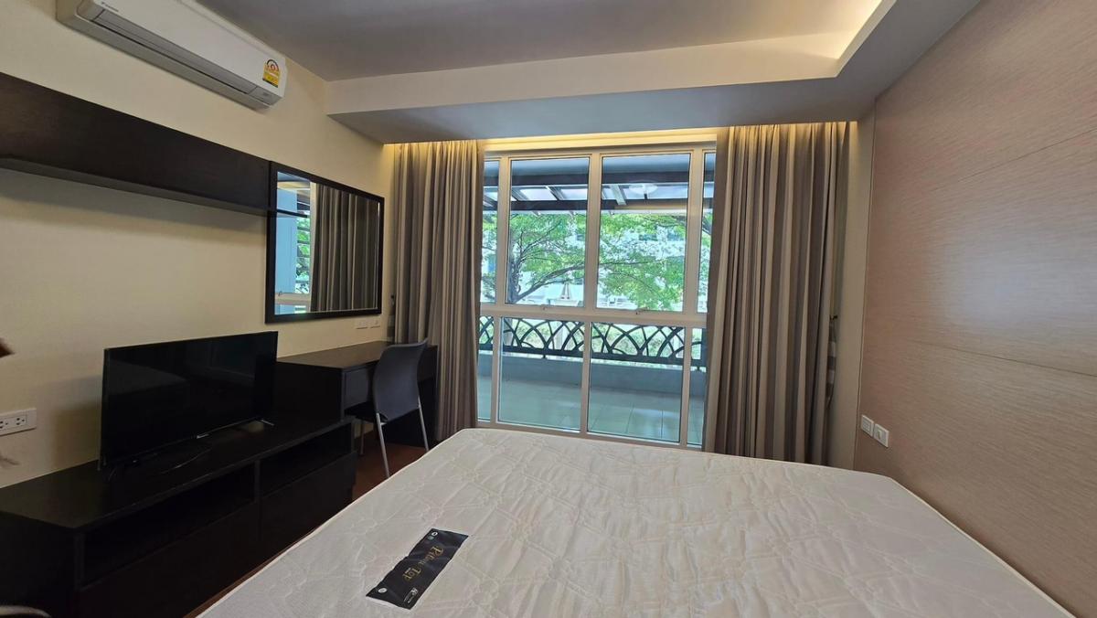 For SaleCondoLadprao101, Happy Land, The Mall Bang Kapi : Condo for sale: Le Champs Premium Condominium (LE CHAMPS PREMIUM CONDOMINIUM)  2nd floor, Building B, widest balcony in the project   Size 44.72 square meters  1 bedroom, 1 bathroom with built-in kitchen  Unblocked view, beautiful room, still new con