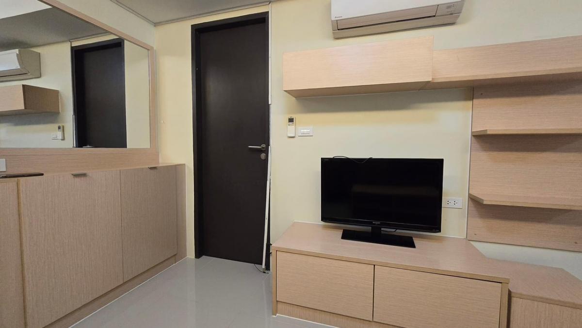 For SaleCondoLadprao101, Happy Land, The Mall Bang Kapi : Condo for sale: Le Champs Premium Condominium (LE CHAMPS PREMIUM CONDOMINIUM)  2nd floor, Building B, widest balcony in the project   Size 44.72 square meters  1 bedroom, 1 bathroom with built-in kitchen  Unblocked view, beautiful room, still new con