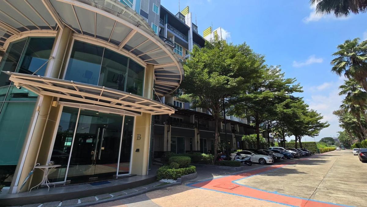 For SaleCondoLadprao101, Happy Land, The Mall Bang Kapi : Condo for sale: Le Champs Premium Condominium (LE CHAMPS PREMIUM CONDOMINIUM)  2nd floor, Building B, widest balcony in the project   Size 44.72 square meters  1 bedroom, 1 bathroom with built-in kitchen  Unblocked view, beautiful room, still new con