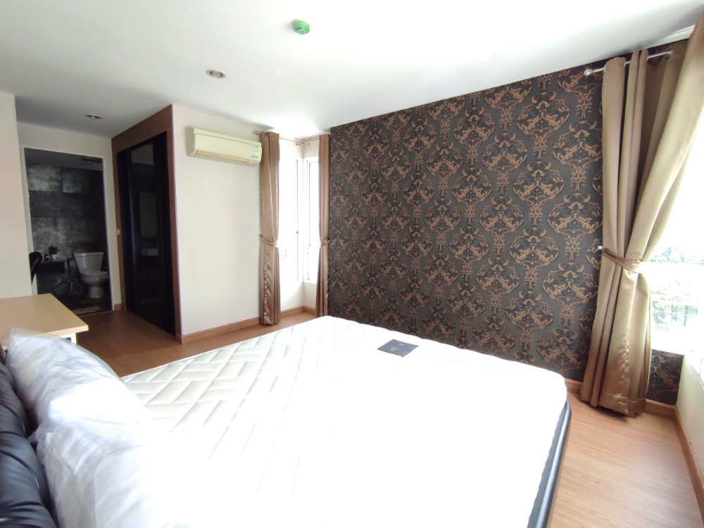 ขายคอนโดสุขุมวิท อโศก ทองหล่อ : ขายพร้อมผู้เช่า ราคาต่ำกว่าตลาด รีบเลย ขายด่วน 2 ห้องนอน ฟลอร์สูง วิวสวนเบญจกิติ