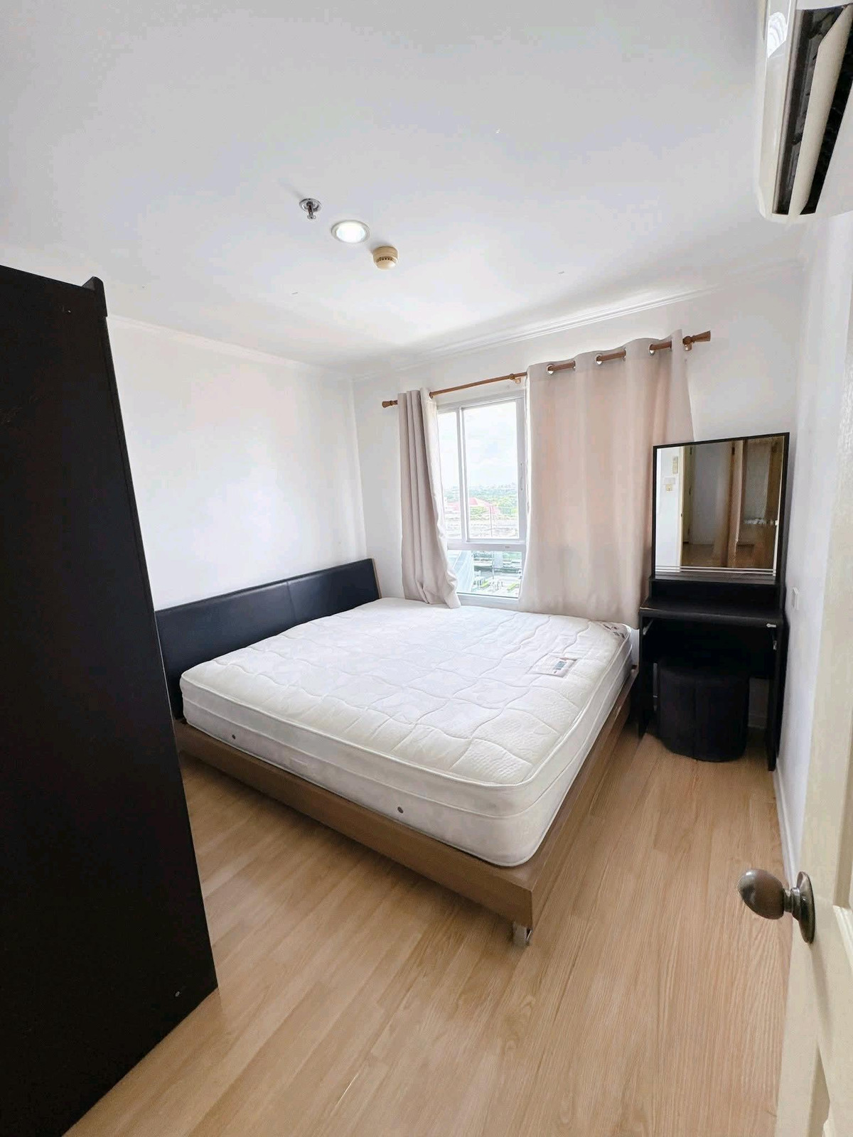 ให้เช่าคอนโดนวมินทร์ รามอินทรา : คอนโด ลุมพินี วิลล์ รามอินทรา-หลักสี่ : ด่วน Line ID: mawin2441