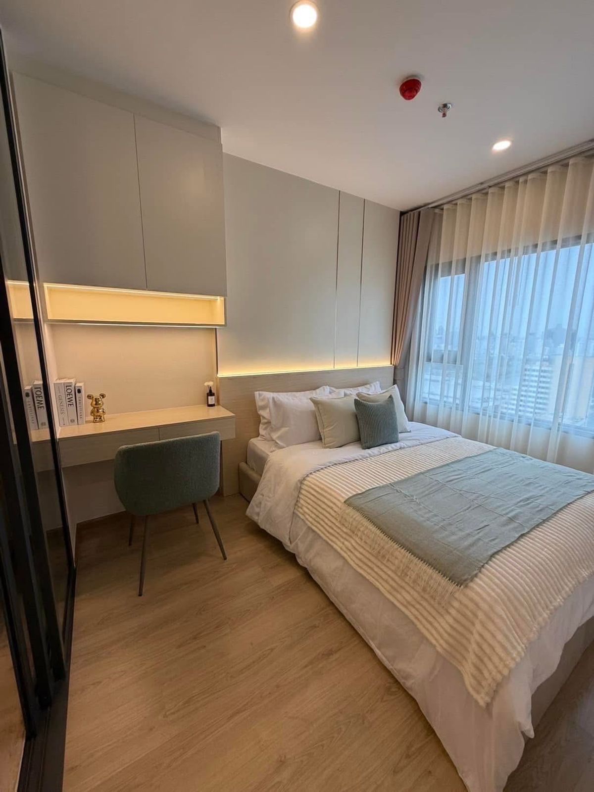 For RentCondoKhlongtoei, Kluaynamthai : 🏙️ Rental Life Rama4-ASOKE, new project, new project, near MRT, Queen Sirikit Center Line OA: @ladaysai