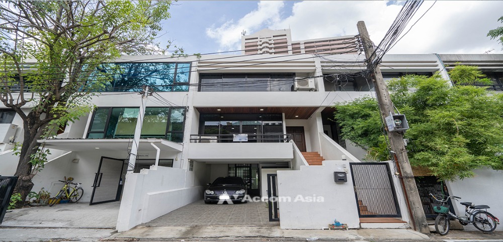 For RentTownhomeSukhumvit, Asoke, Thonglor : 🔼🔽 AccomA 3 Beds Townhouse for Rent in Sukhumvit, BTS Phrom Phong