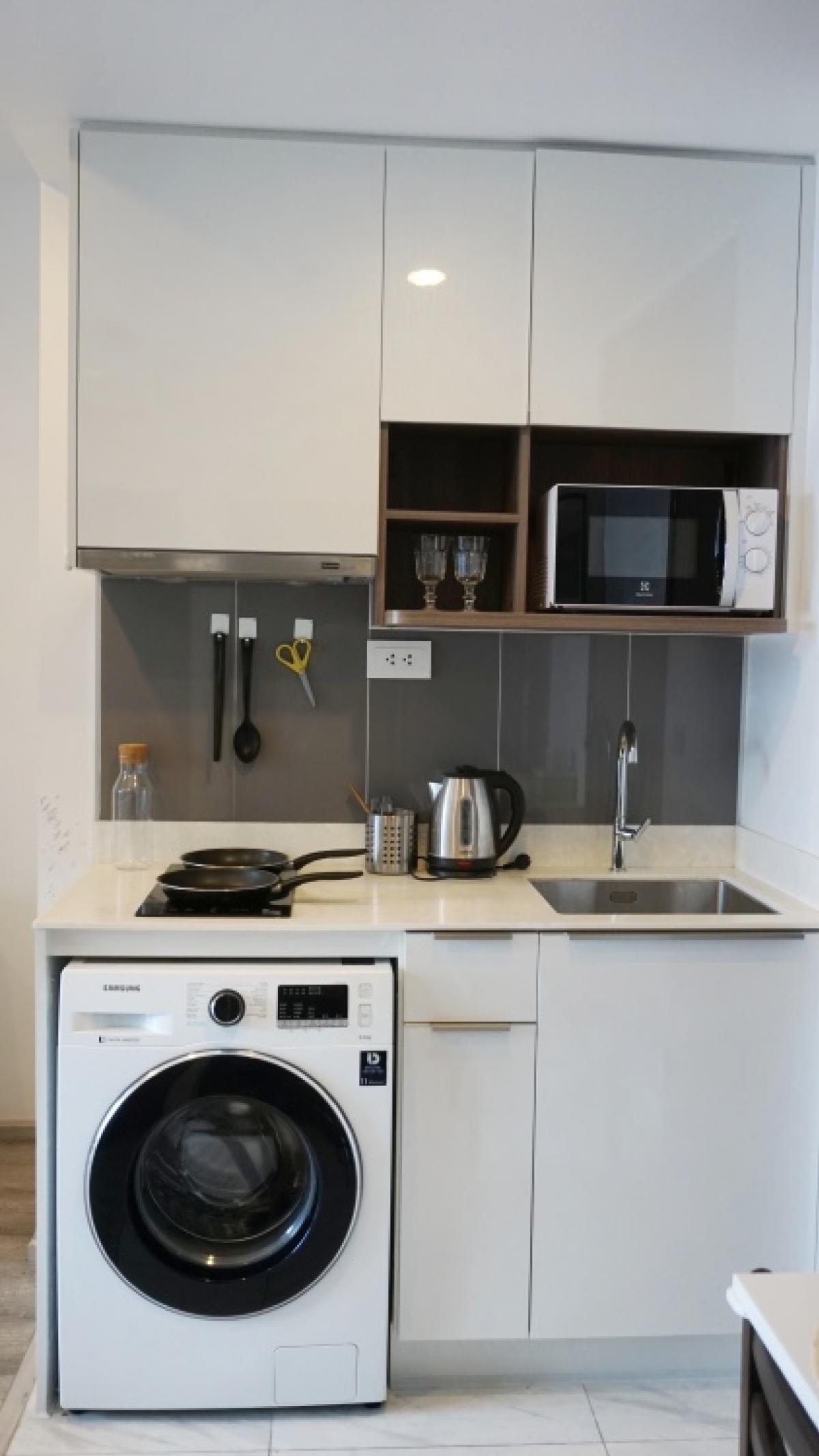 For SaleCondoRama9, Petchburi, RCA : Condo for Sale🏠ideo Mobi Asoke 1 Bedroom 35SQM 32Floor next to the university.