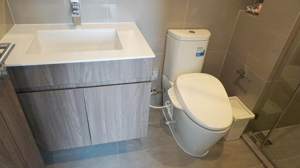 For SaleCondoRama9, Petchburi, RCA : Condo for Sale🏠ideo Mobi Asoke 1 Bedroom 35SQM 32Floor next to the university.