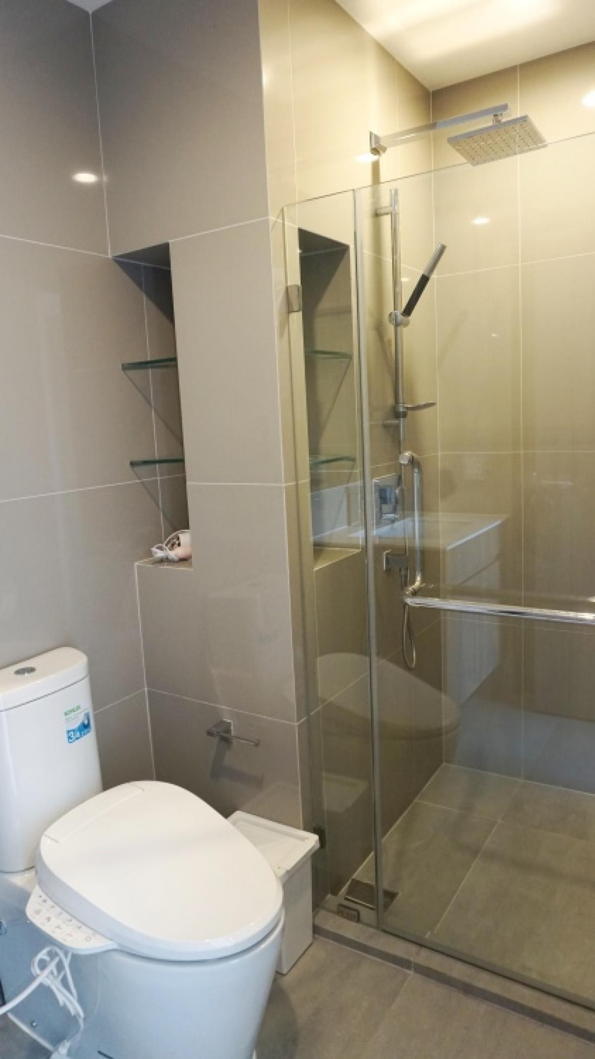 For SaleCondoRama9, Petchburi, RCA : Condo for Sale🏠ideo Mobi Asoke 1 Bedroom 35SQM 32Floor next to the university.