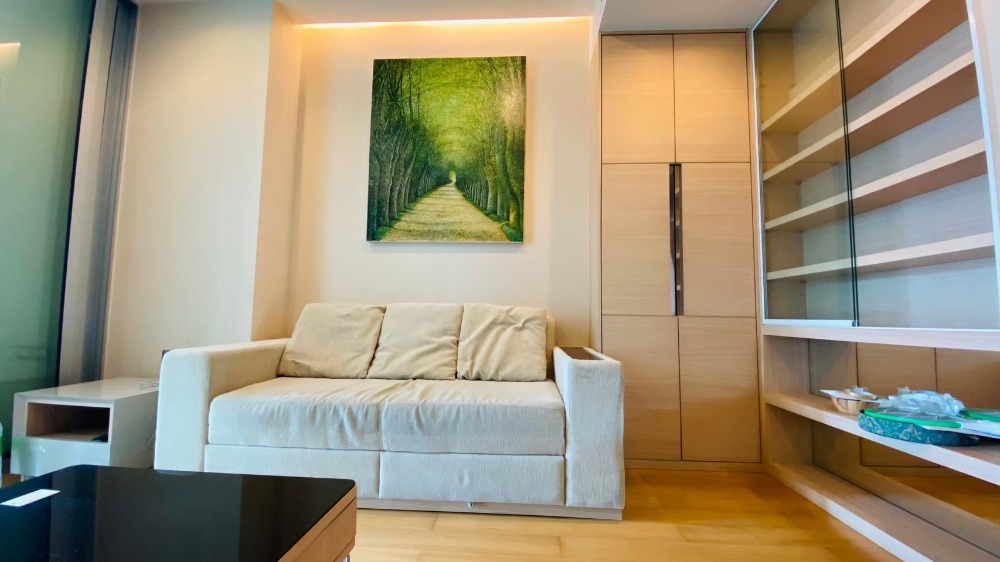 For SaleCondoRama9, Petchburi, RCA : Urgent Sale with Furniture, The Address Asoke, 1 Bed, 1 Bath, 46 sq.m., Only 7.5 MB., Near MRT Phetchaburi Station and Airport Link Makkasan, Contact 08-2328-2959