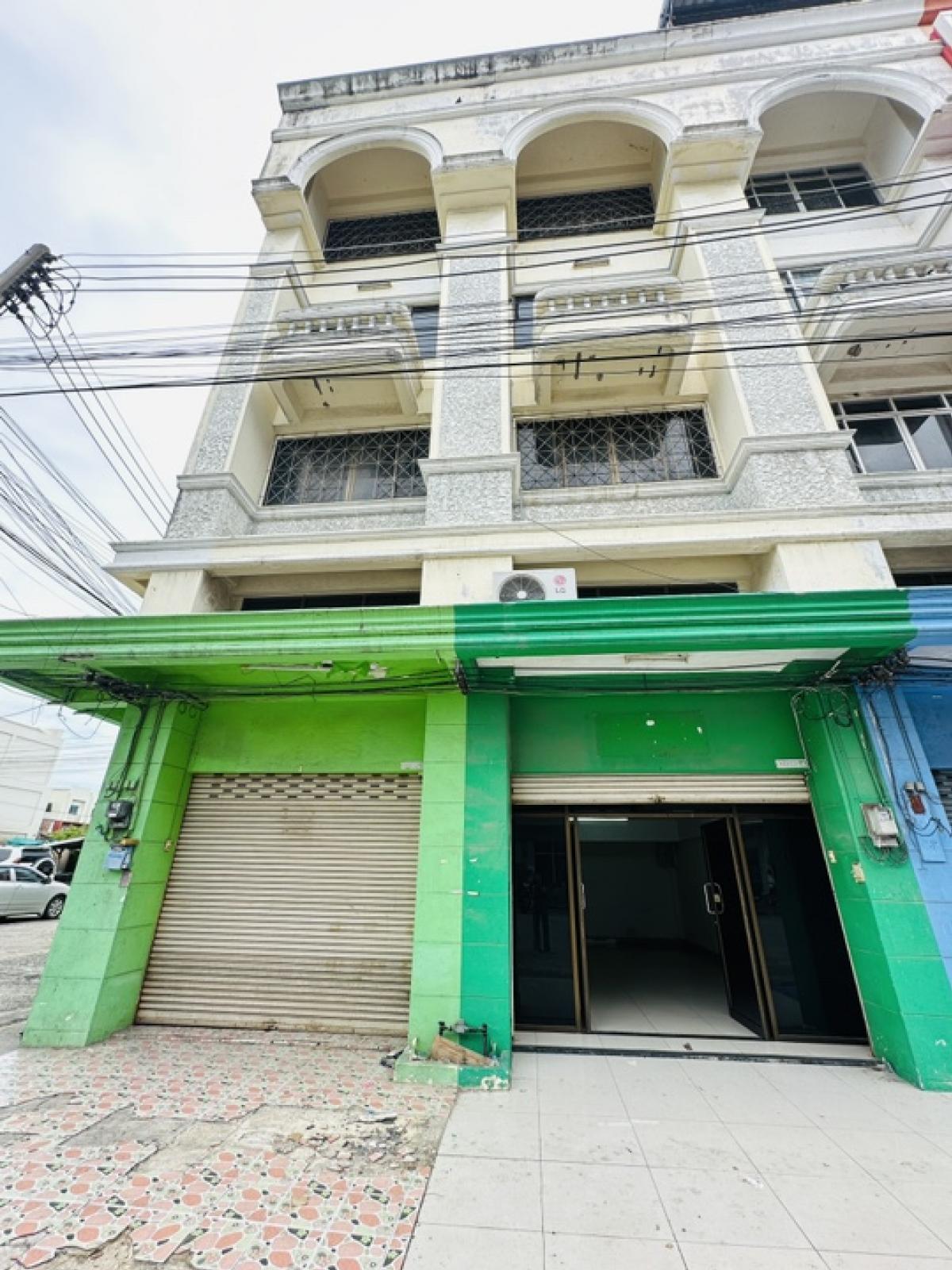 For SaleShop HouseSriracha Laem Chabang Ban Bueng : Selling a 4th floor building, 2nd floor, Sukhumvit Road, Thung Sukla Subdistrict, Sriracha District, Chon Buri Province