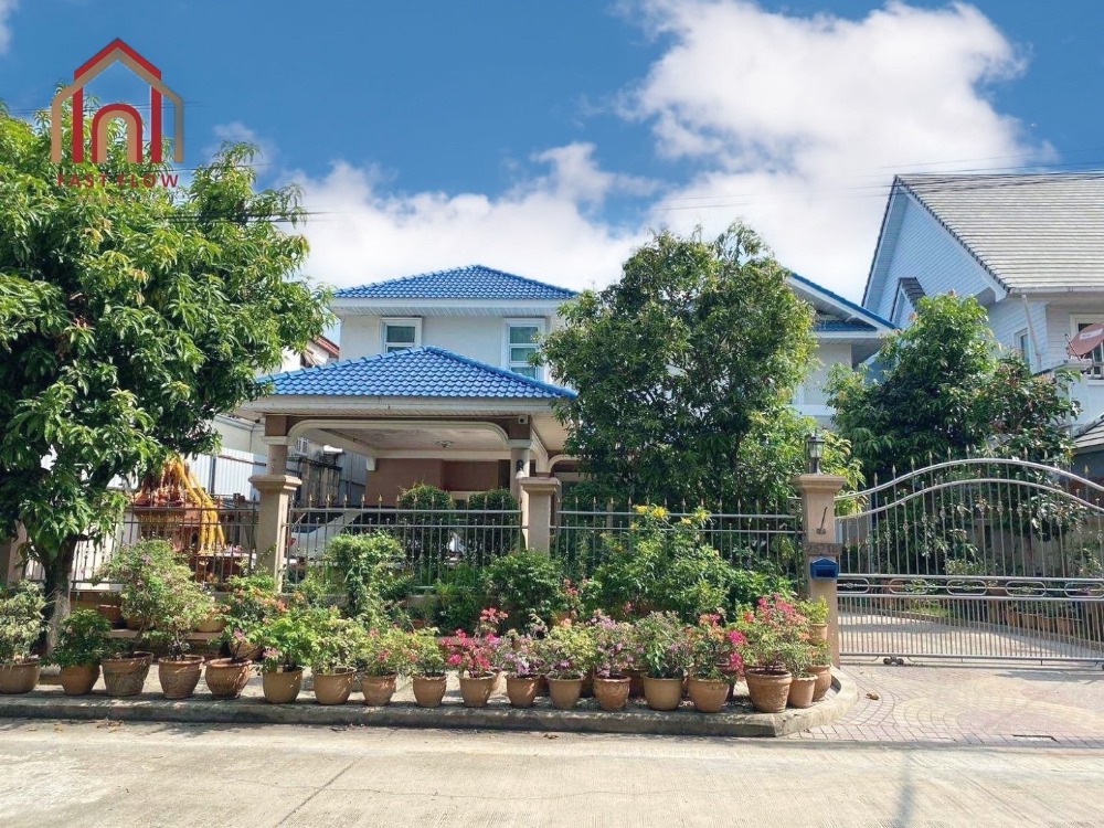For SaleHousePathum Thani,Rangsit, Thammasat : Single house for sale, Lake Garden Ville project, Rangsit-Khlong 3, fully furnished, built-in kitchen, ready to move in, near Future Park Rangsit