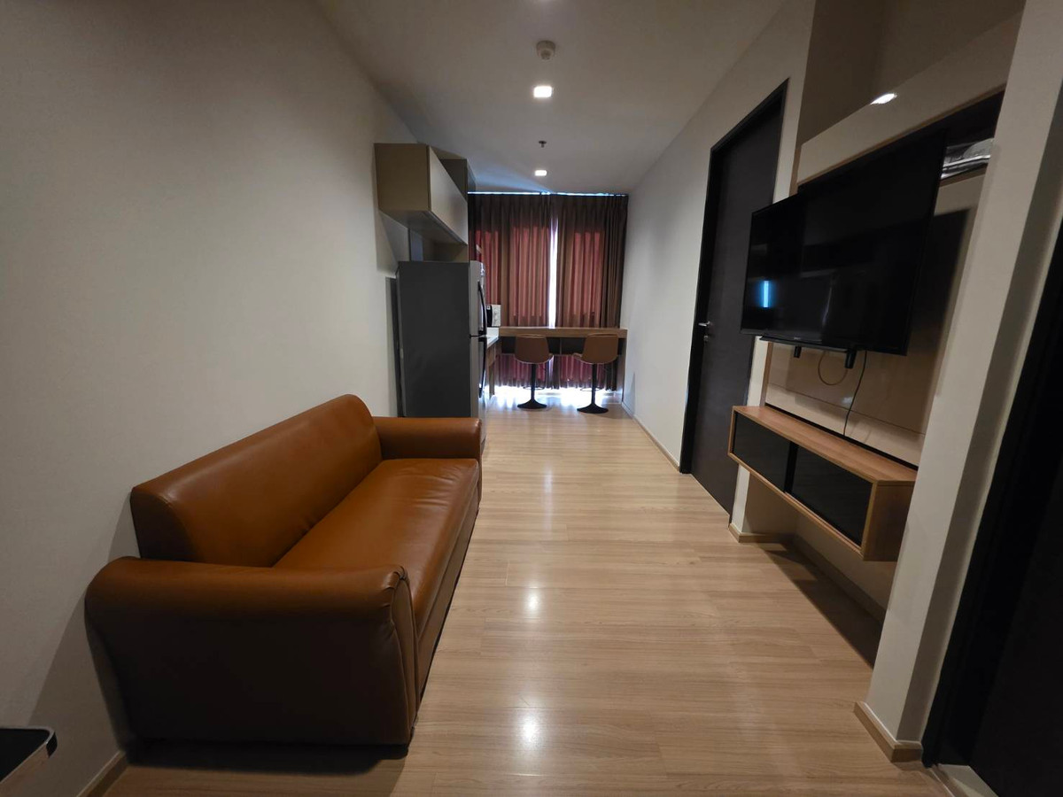 For RentCondoSathorn, Narathiwat : **Condo for rent RHYTHM SATHORN size 35 sq m., fully furnished (18,000 baht / month)