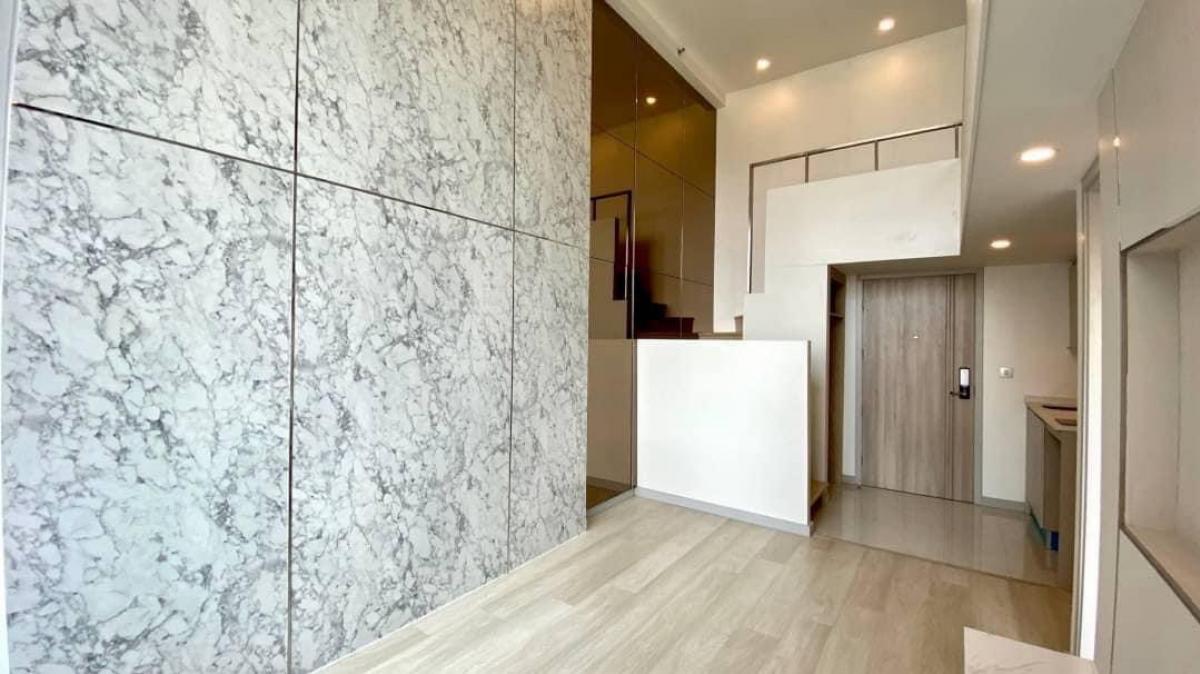 For SaleCondoSathorn, Narathiwat : 📢👇 KnightsBridge Prime Sathorn is one of good location to live or invest in BKK, brand new Duo space unit, high ceiling 4.4 meters, unblocked view.