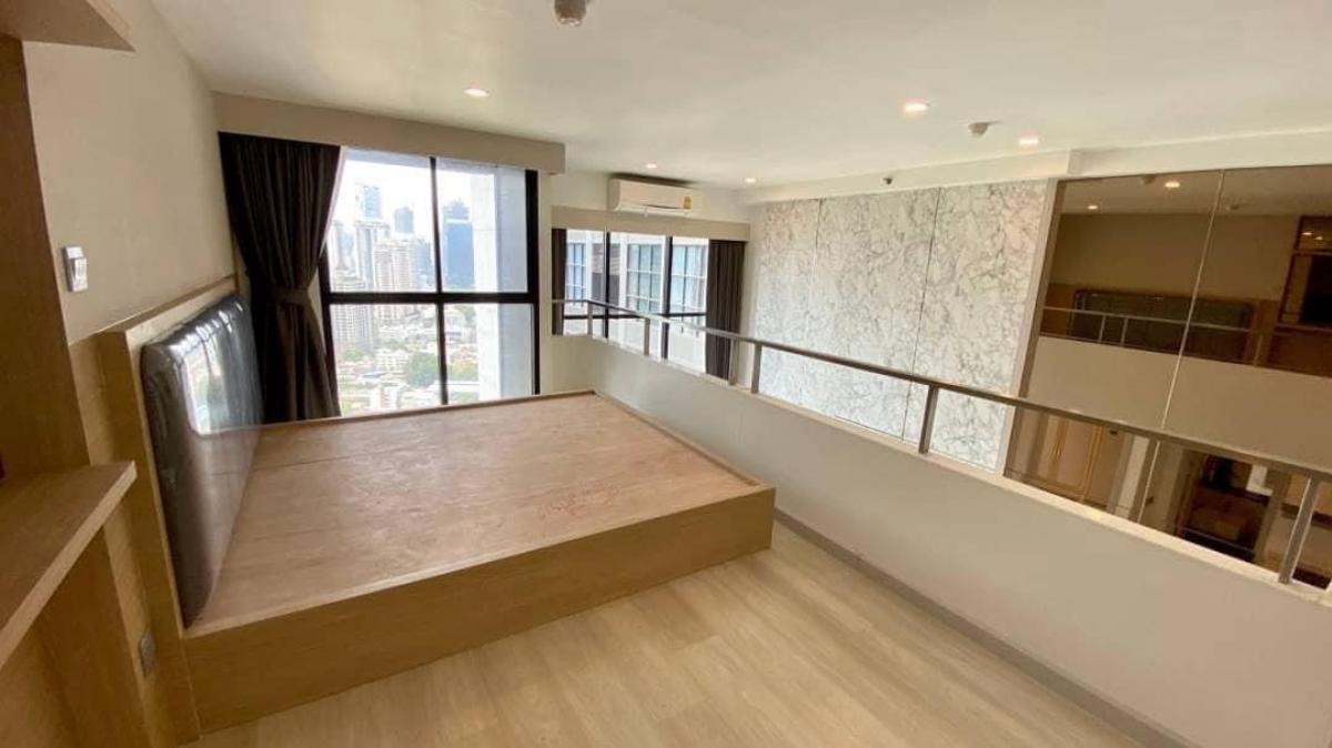 For SaleCondoSathorn, Narathiwat : 📢👇 KnightsBridge Prime Sathorn is one of good location to live or invest in BKK, brand new Duo space unit, high ceiling 4.4 meters, unblocked view.