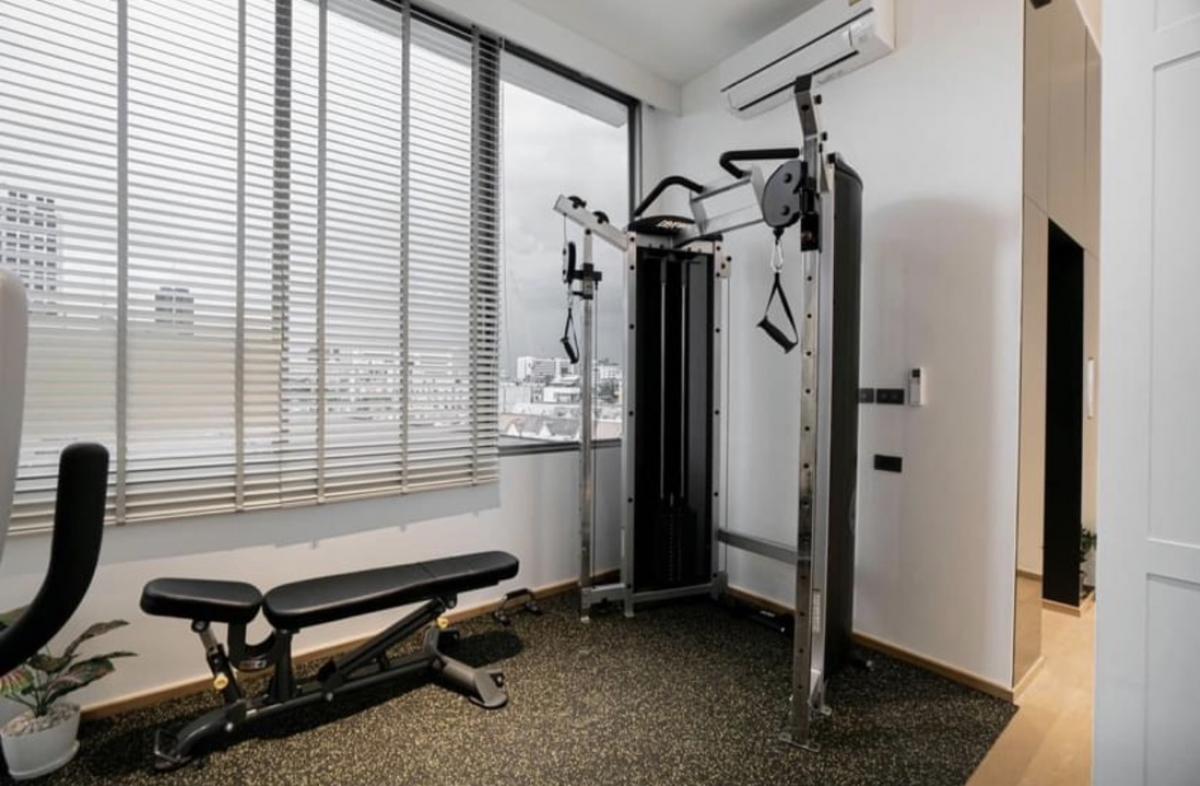 ขายทาวน์โฮมลาดพร้าว เซ็นทรัลลาดพร้าว : ขาย Townhome  LUXE 35  ขนาด 400 Sq.m 3 bed 4 bath เพียง 20.9 MB ติดต่อ 086-795-9997