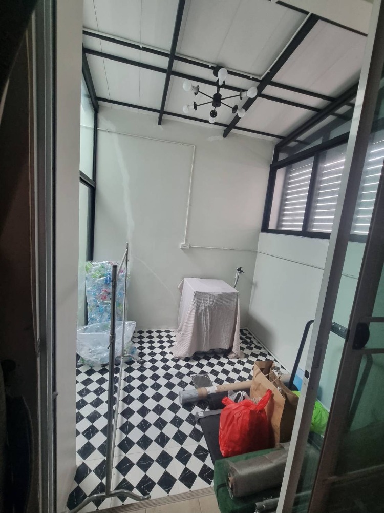For SaleTownhomeLadprao101, Happy Land, The Mall Bang Kapi : Townhome Baan Klang Muang Ladprao 101 / 3 Bedrooms (FOR SALE) TPM164