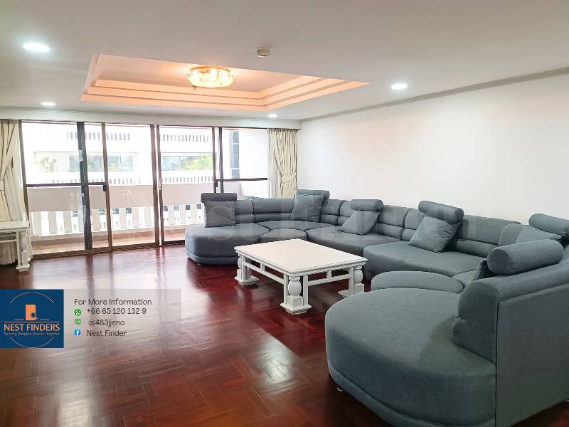 For RentCondoSukhumvit, Asoke, Thonglor : 3-Bedroom Plus Pet Friendly Apartment for Rent at Sukhumvit 49