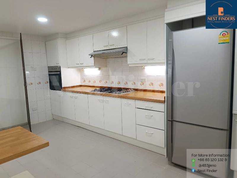 For RentCondoSukhumvit, Asoke, Thonglor : 3-Bedroom Plus Pet Friendly Apartment for Rent at Sukhumvit 49